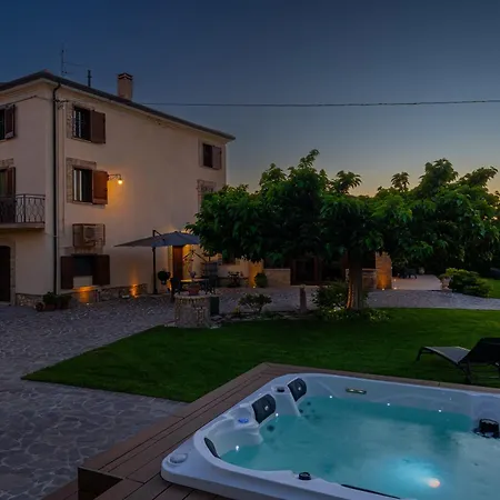 Carulli - Yourplace Abruzzo * Villa Caldari